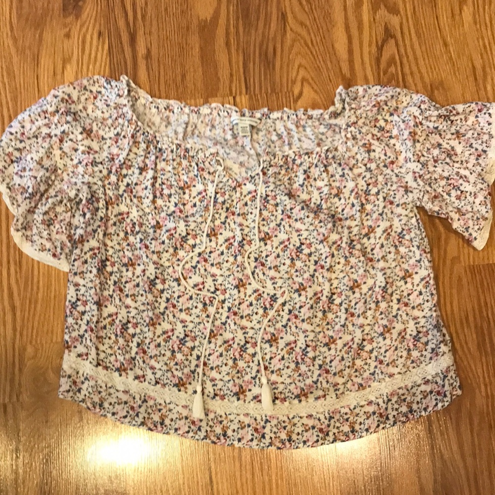 American Eagle Outfitters flower print top